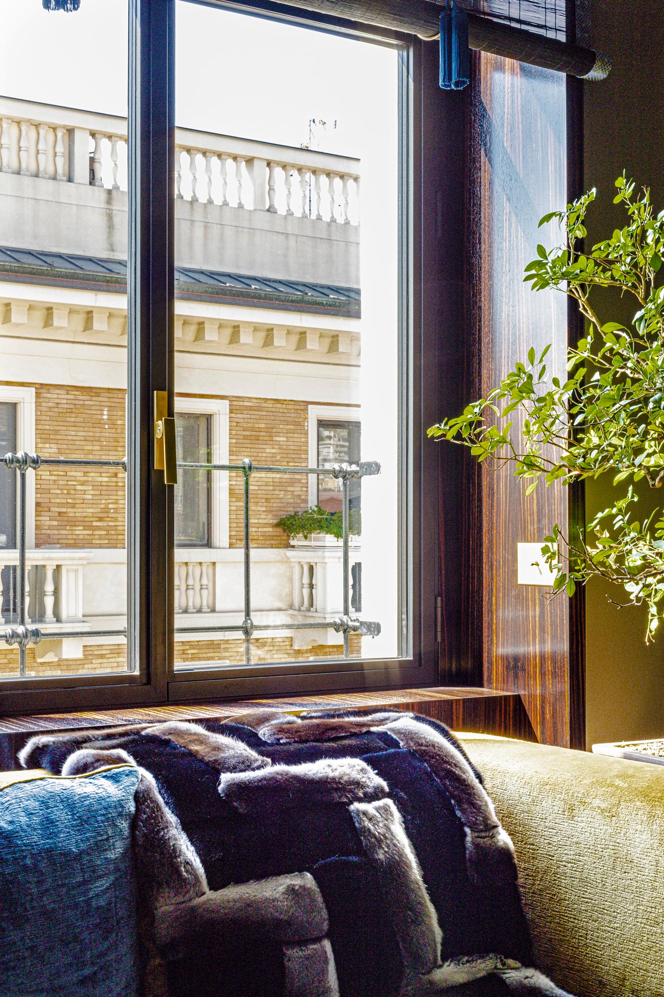 custom furniture works apartment roma - italian luxury furniture brands - 2